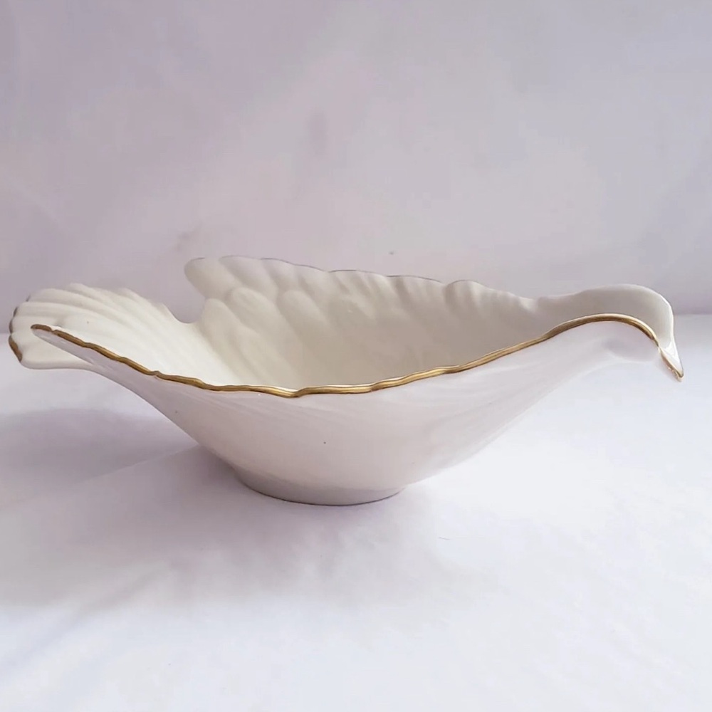 LENOX DOVE FIGURAL SAUCE/CANDY DISH